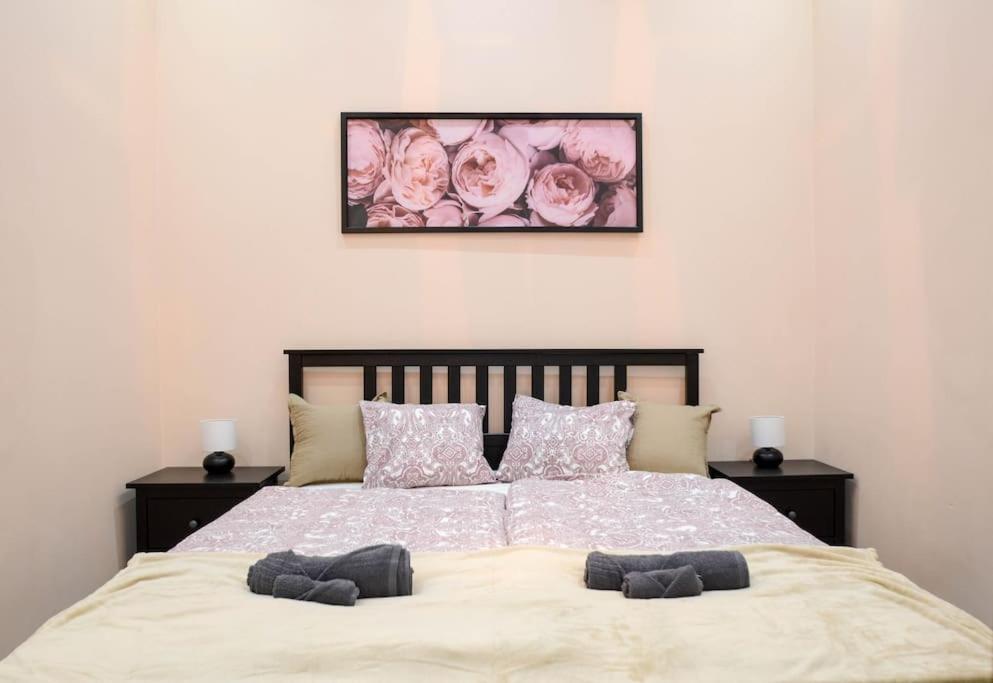 Cute Romance At Anker Koez Appartamento Budapest